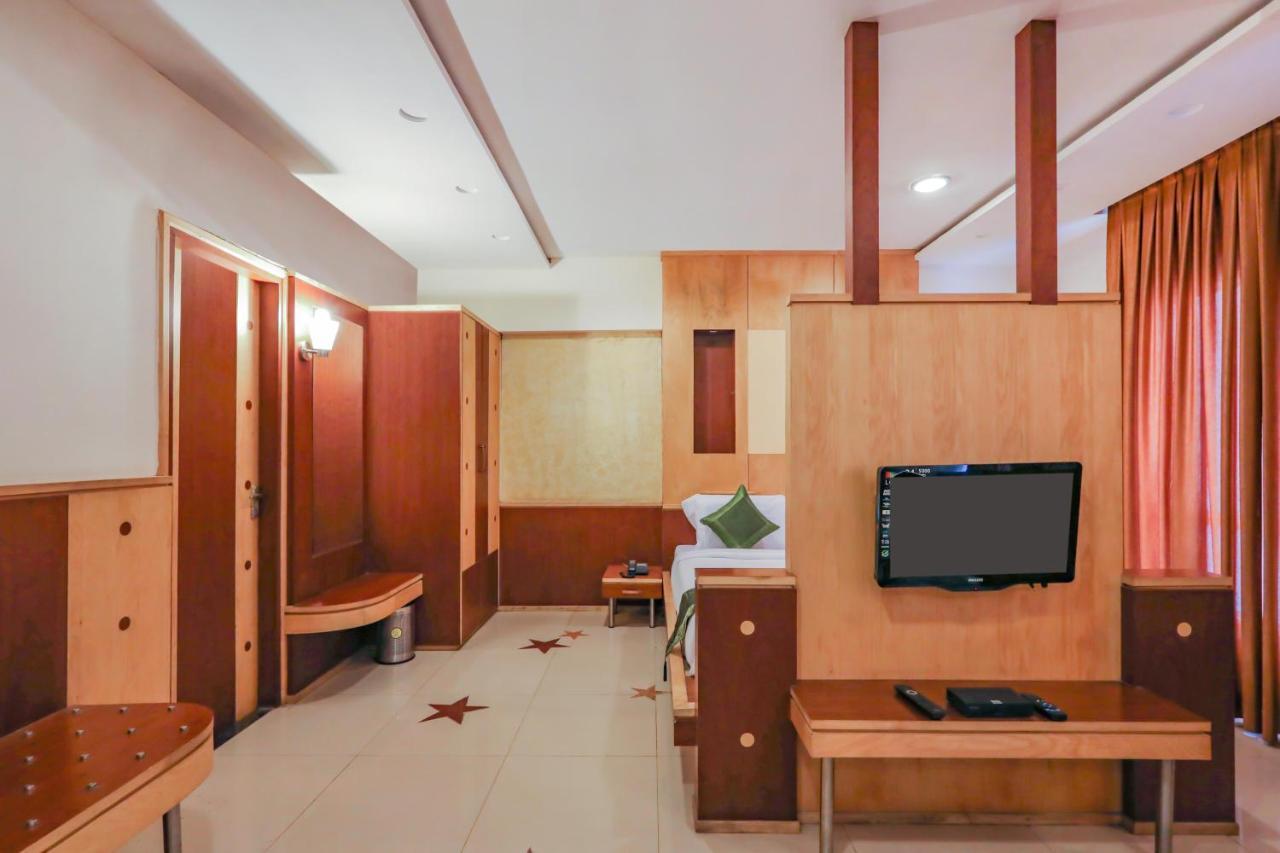 Treebo Trend Paradise, Indore Hotel Buitenkant foto