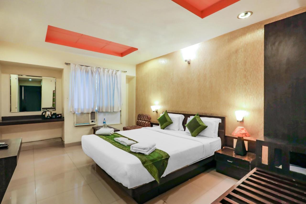 Treebo Trend Paradise, Indore Hotel Buitenkant foto