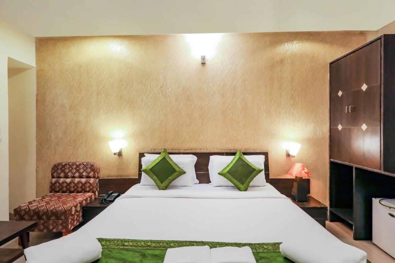 Treebo Trend Paradise, Indore Hotel Buitenkant foto