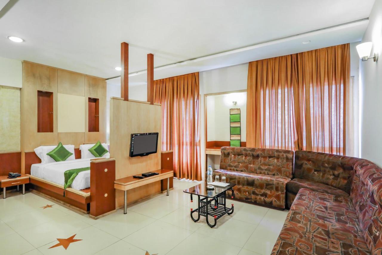 Treebo Trend Paradise, Indore Hotel Buitenkant foto
