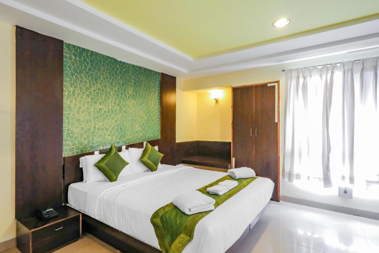 Treebo Trend Paradise, Indore Hotel Buitenkant foto