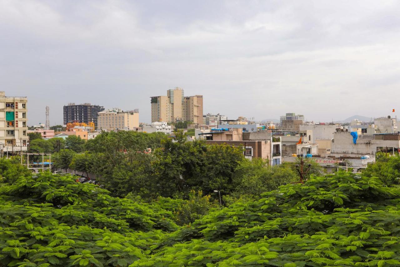 Treebo Trend Paradise, Indore Hotel Buitenkant foto