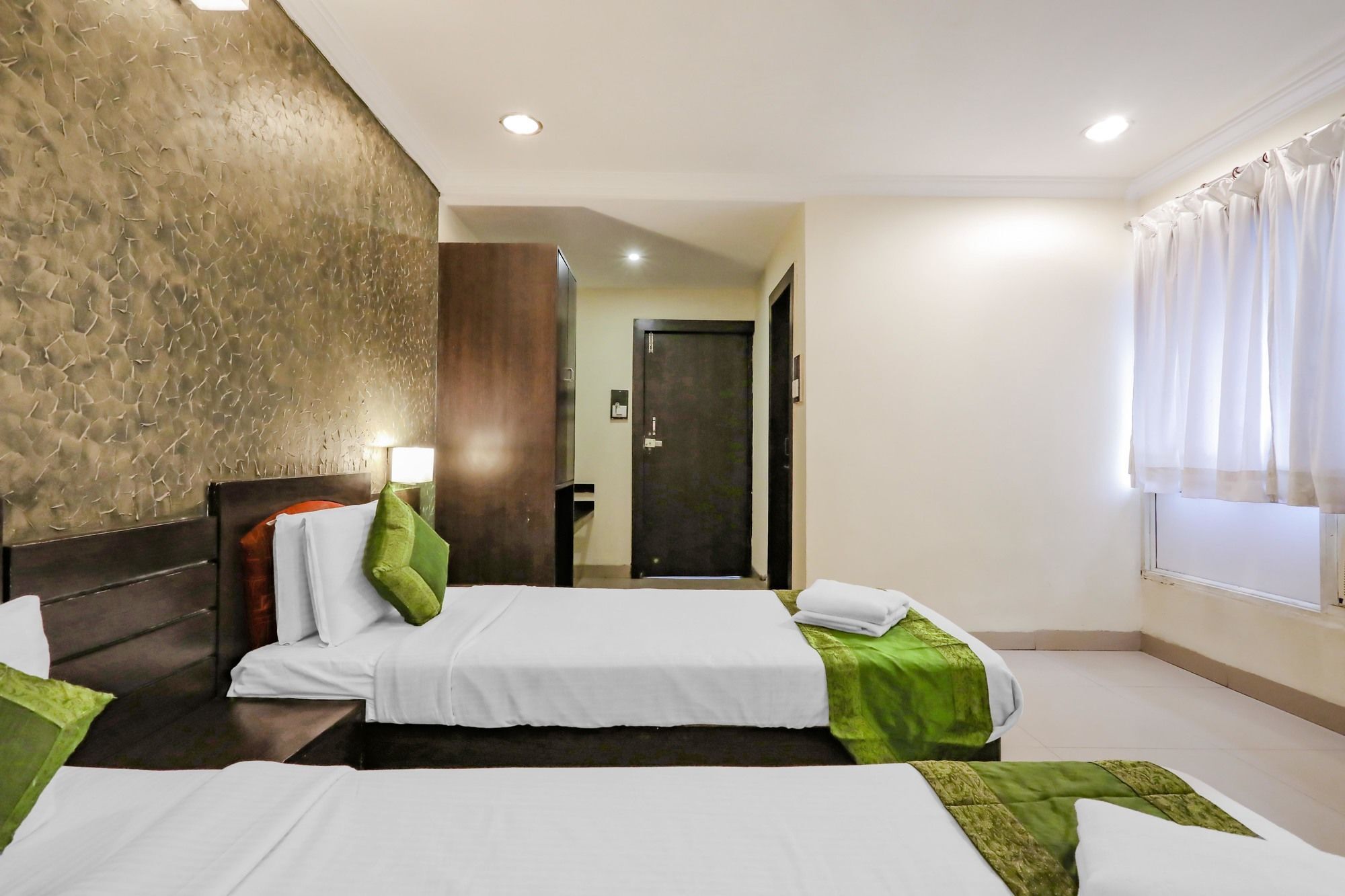 Treebo Trend Paradise, Indore Hotel Buitenkant foto